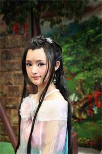 穿书七零文工团来了个大美人全文
